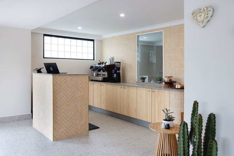 Hotel Hacienda - Accommodation Bookings 1