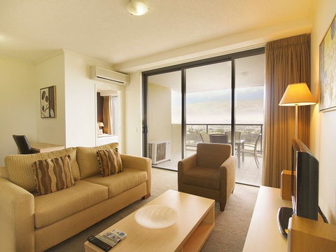 Oaks 212 Margaret - Accommodation Bookings 3