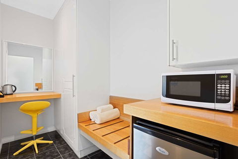 Comfort Inn, The International - Accommodation Bookings 3