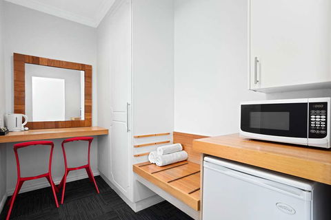 Comfort Inn, The International - Accommodation Bookings 4