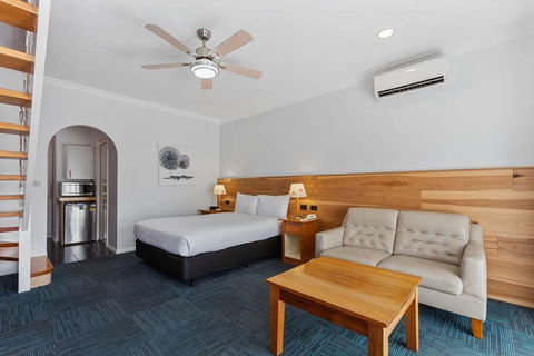 Comfort Inn, The International - Accommodation Bookings 14