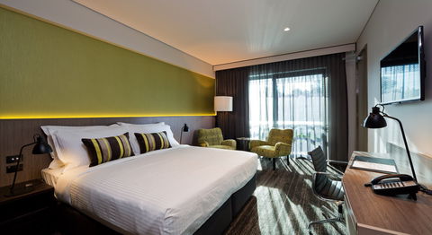 The Glen Hotel & Suites - Accommodation Bookings 3