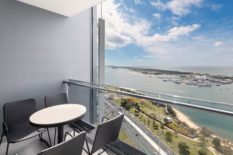 Meriton Suites Southport - Accommodation Bookings 0