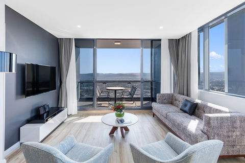 Meriton Suites Southport - Accommodation Bookings 1