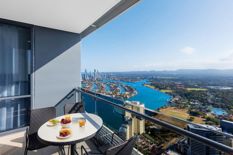 Meriton Suites Southport - Accommodation Bookings 2