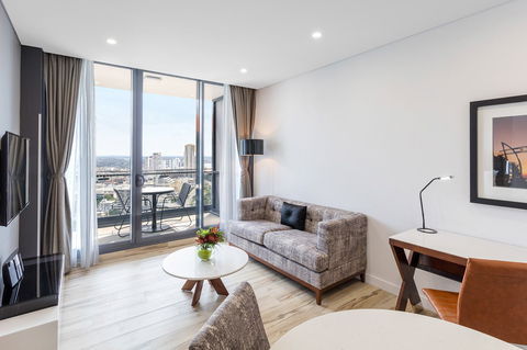 Meriton Suites Southport - Accommodation Bookings 4
