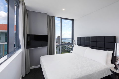 Meriton Suites Southport - Accommodation Bookings 5