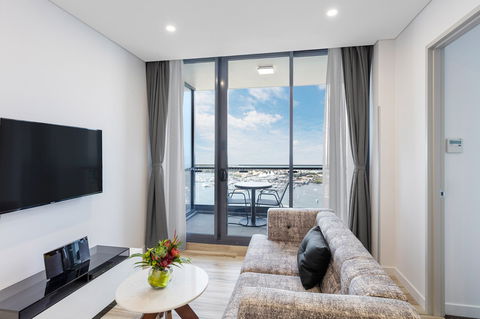 Meriton Suites Southport - Accommodation Bookings 6