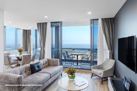 Meriton Suites Southport - Accommodation Bookings 12
