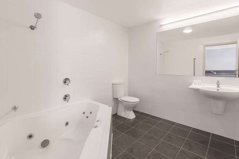 Travelodge Hobart Airport - Accommodation Bookings 9