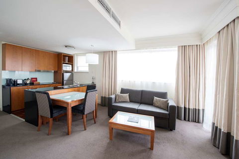 Majestic Roof Garden Hotel - Accommodation Bookings 8