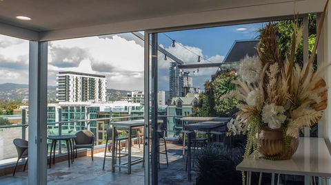 Majestic Roof Garden Hotel - Accommodation Bookings 10