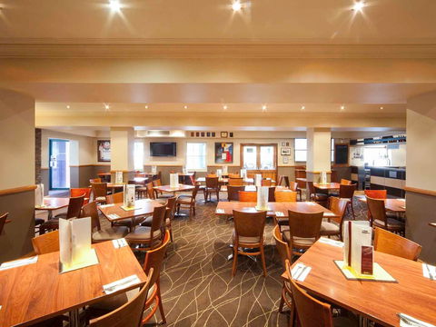 Mercure Canberra Hotel - Accommodation Bookings 3