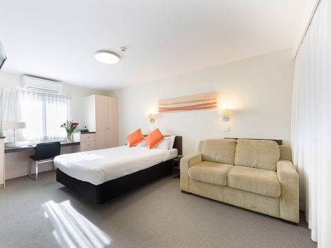 Ibis Styles Canberra Tall Trees - Accommodation Bookings 3