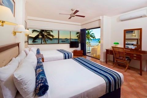 Coral Sea Resort - Accommodation Bookings 1
