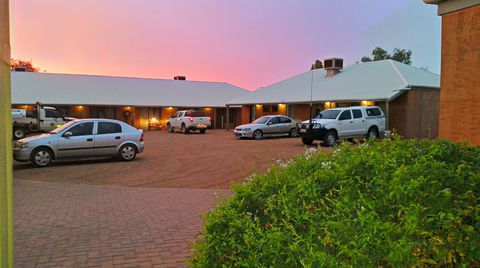 Mud Hut Motel - Accommodation Bookings 1