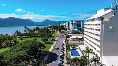 Holiday Inn Cairns Harbourside - Accommodation Bookings 0