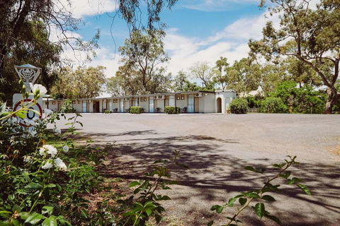 Artesian Spa Motor Inn - Accommodation Bookings 1