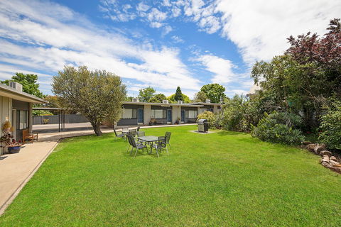 Hamilton Lakeside Motel - Accommodation Bookings 1