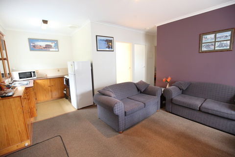 The Fox & Hounds Inn - Accommodation Bookings 1