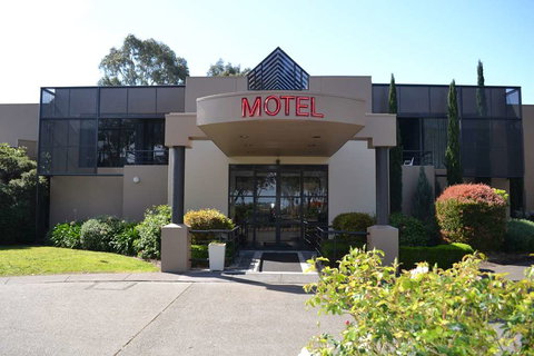 Dingley International Hotel - Accommodation Bookings 0
