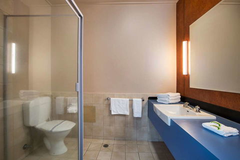 Burvale Hotel - Accommodation Bookings 2