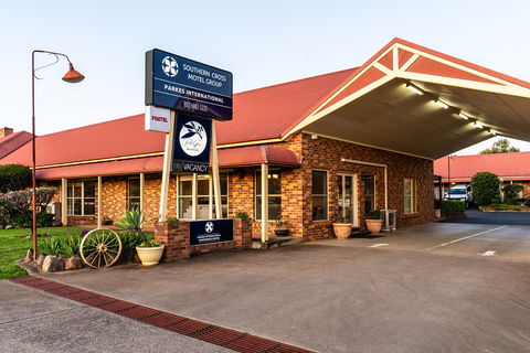 Parkes International - Accommodation Bookings 0