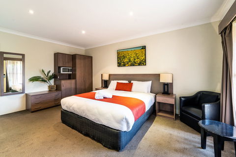 Parkes International - Accommodation Bookings 1