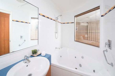 Mantra Hervey Bay - Accommodation Bookings 2