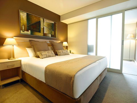 Oaks Embassy - Accommodation Bookings 2