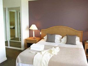 Sea Change Beachfront Apartments - Accommodation Bookings 1