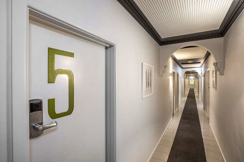 Skyways Hotel - Accommodation Bookings 1