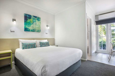 Skyways Hotel - Accommodation Bookings 2