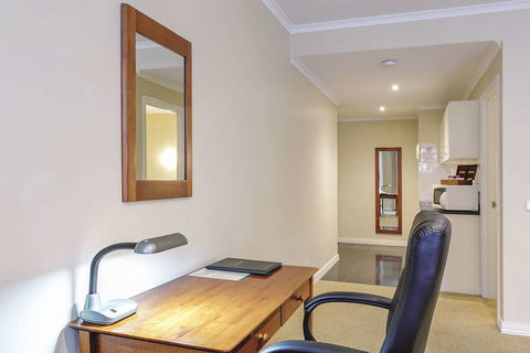 Lake Inn Ballarat - Accommodation Bookings 10