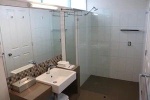 Sovereign Park Motor Inn - Accommodation Bookings 6