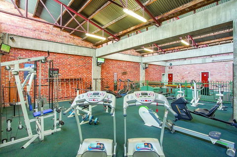 Sovereign Park Motor Inn - Accommodation Bookings 14