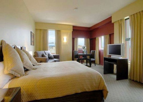 Comfort Inn & Suites City Views - Accommodation Bookings 9