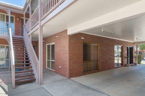 Burke & Wills Motor Inn - Accommodation Bookings 3