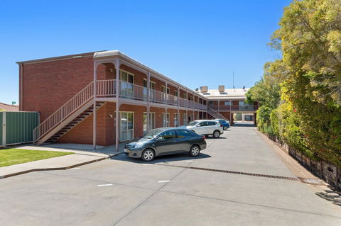Burke & Wills Motor Inn - Accommodation Bookings 4