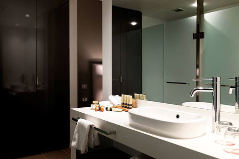 East Hotel - Accommodation Bookings 6