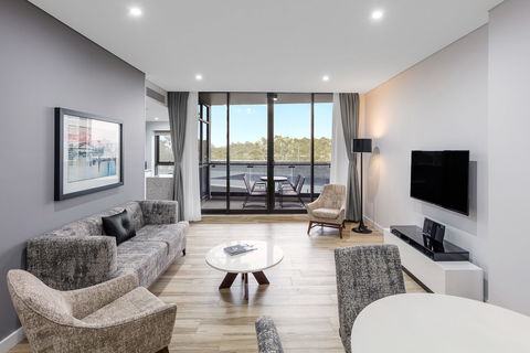 Meriton Suites Church Street, Parramatta - Accommodation Bookings 11
