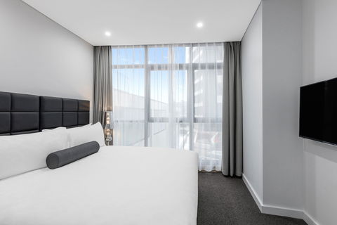 Meriton Suites Church Street, Parramatta - Accommodation Bookings 13