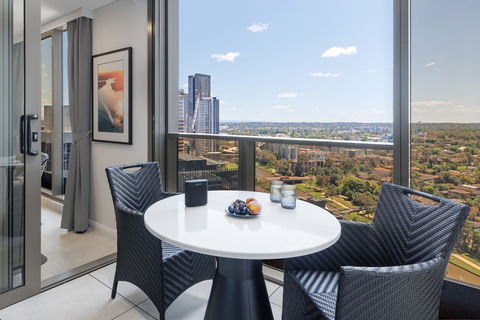 Meriton Suites George St - Accommodation Bookings 5