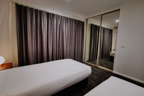 Governor Macquarie Motor Inn - Accommodation Bookings 9