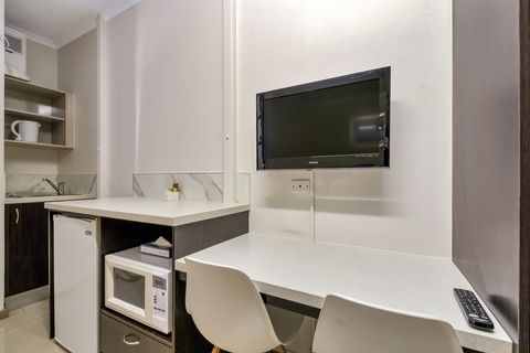 Vitina Studio Motel - Accommodation Bookings 12