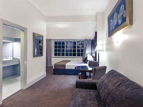 Mercure Monte Pio Hotel & Conference Ctr - Accommodation Bookings 2