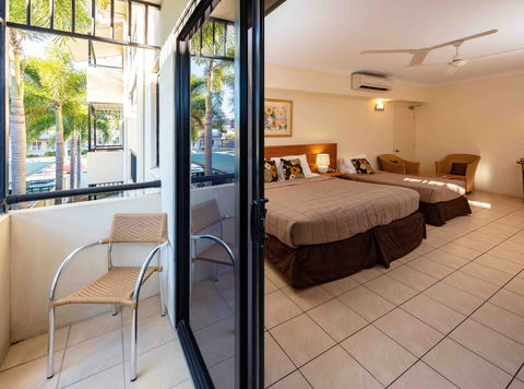 Cairns Queenscourt - Accommodation Bookings 2