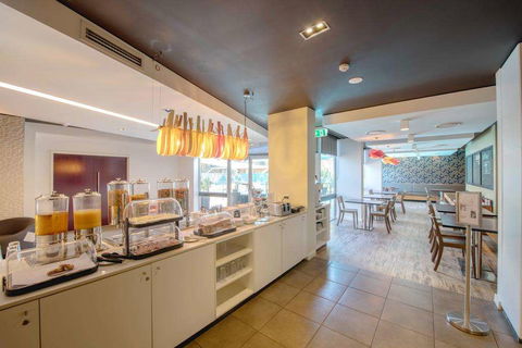 Royal Pacific Hotel - Accommodation Bookings 1