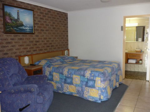 Lantern Motor Inn - Accommodation Bookings 1