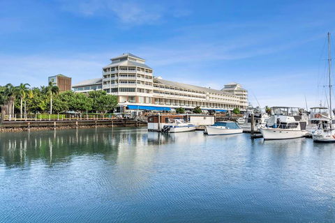 Shangri-La Hotel, The Marina - Accommodation Bookings 0